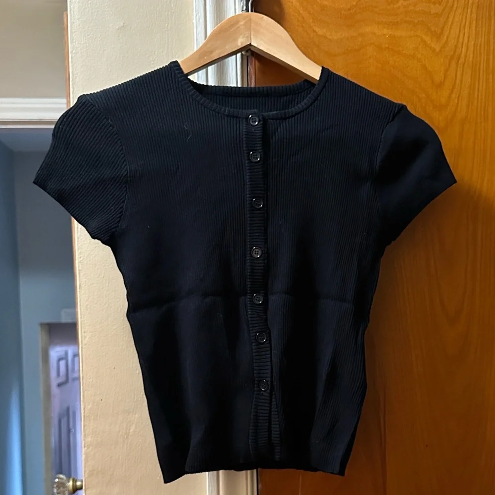 Black Ribbed Button-Up Top size small - Picture 1 of 10